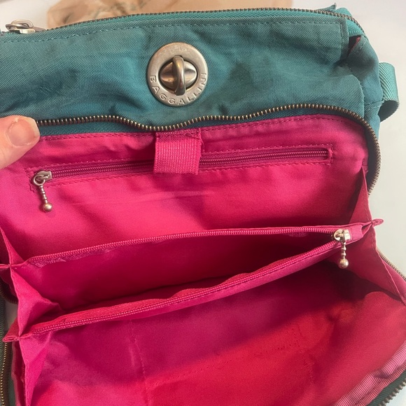 Baggallini Nylon Crossbody Handbag Purse Lock Top Zip Aqua and Pink - Picture 5 of 14